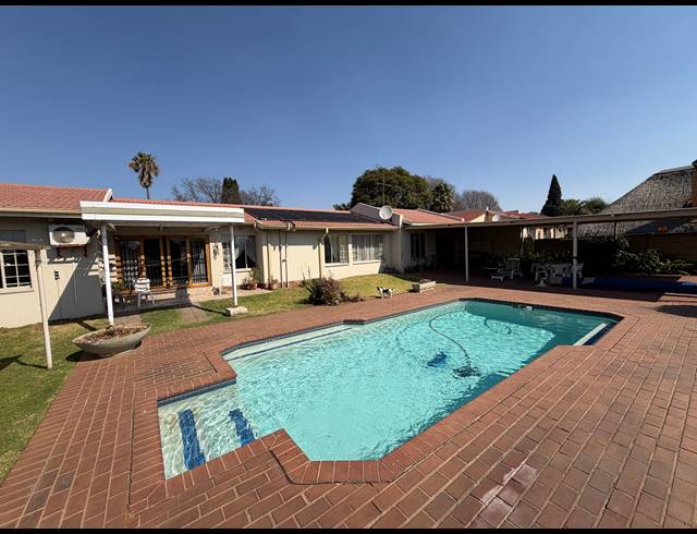 4 BEDROOM FREEHOLD FOR SALE IN DALPARK